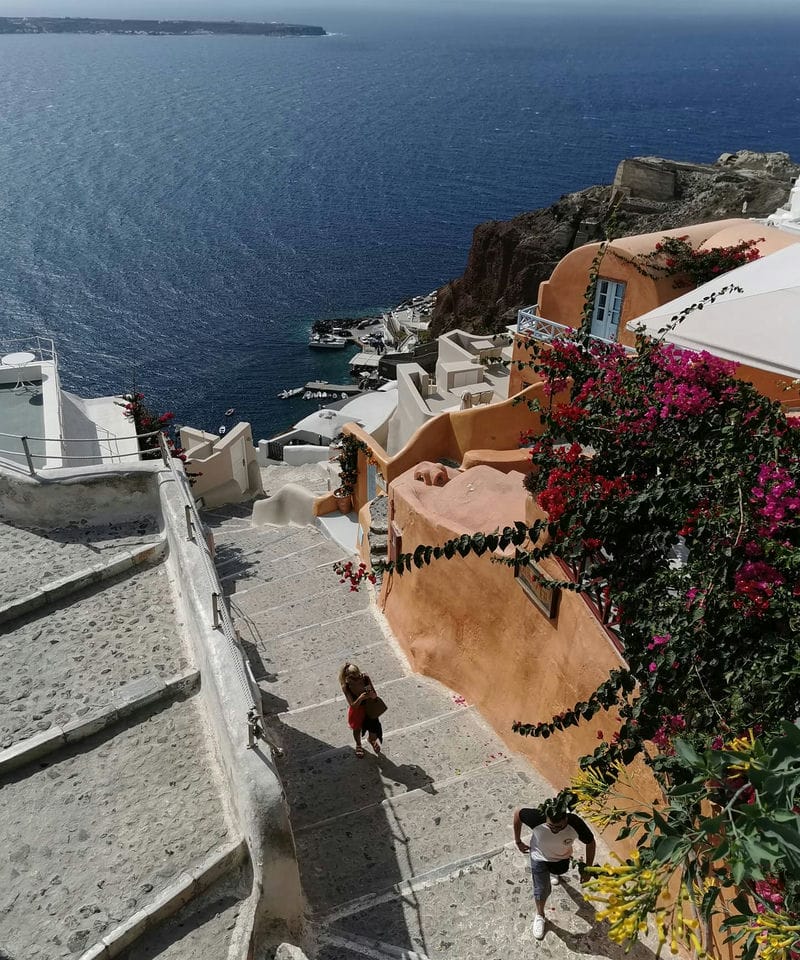 images/Pictures-800-960/timeless-santorini-intro.jpg