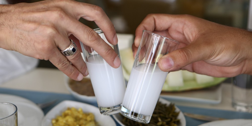 images/blog/images/Intro-Images/Greek-food/greek-spirits.jpg