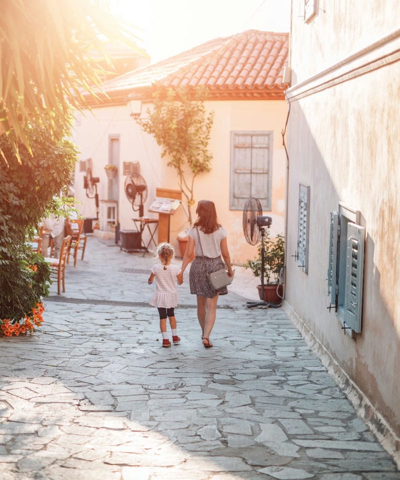 images/Pictures-800-960/mother-daughter-athens-plaka.jpg