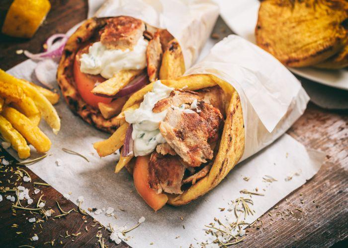 souvlaki wrap gioiak2 depositphotos