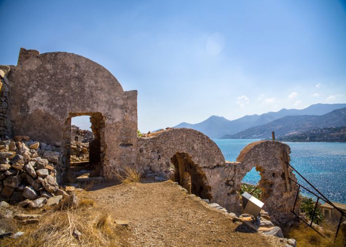 spinalonga ruins Szymon Kaczmarczyk shutterstock