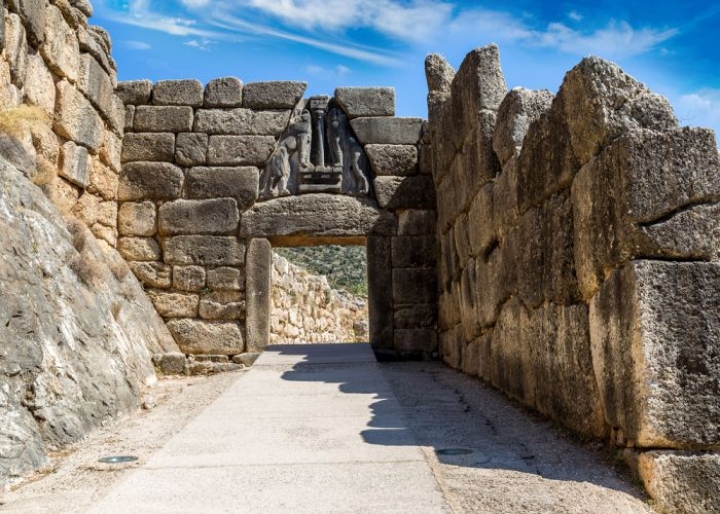 The entrance of the Mycenaean acropolis with the impressive Lions Gate - credits: S-F/Shutterstock.com