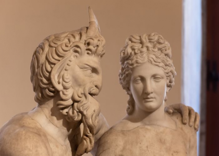 Greek statues - credits: Giorgio G/Shutterstock.com